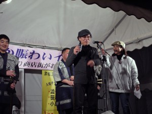 居酒屋２軒回ってからメイン会場に戻ったほろ酔いの吉田類さん