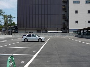 栄楽座　月極駐車場