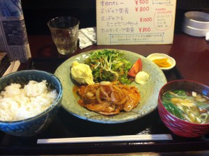 焼肉居酒屋　さかな家　さかな家定食７５０円